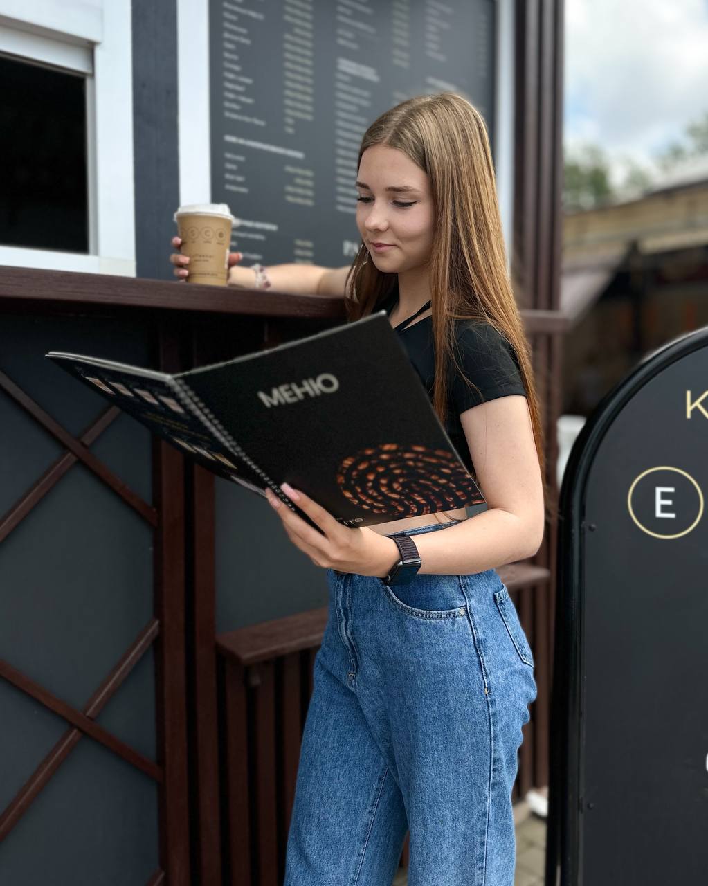 Кофе в руках